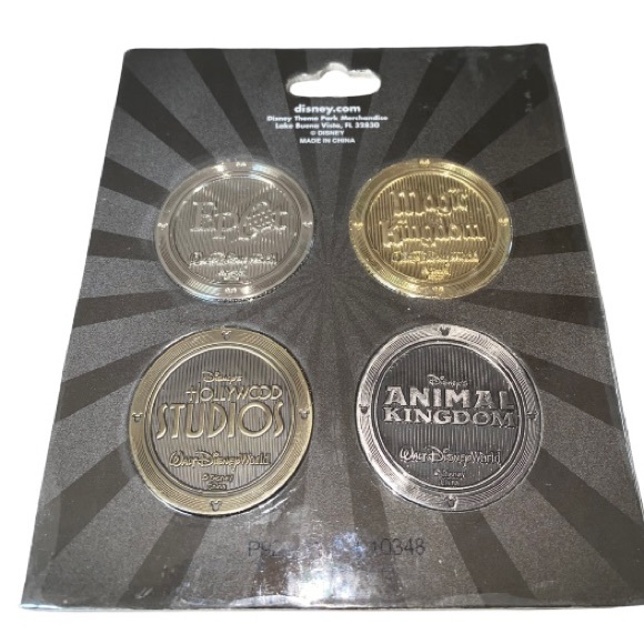 🇺🇸 Walt Disney World Exclusive Theme Park Icons Metal Coin Set (4) Collectible - Picture 4 of 5